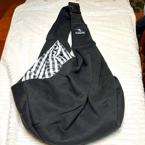 Jekeno puppy/Kitten carrier/Sling - Picture 2 of 3